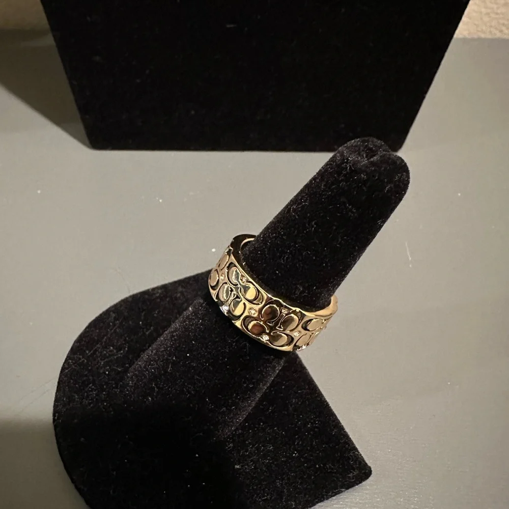 Coach Signature C Gold-Tone Pattern Ring size 6.5 - Picture 2 of 7